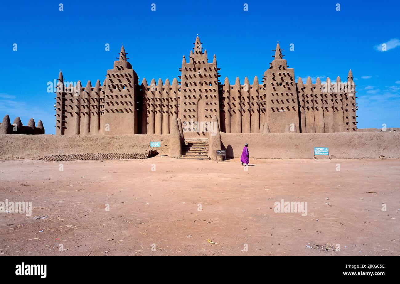 Grande mosquée de Djenné au Mali. Classé au patrimoine de l'UNESCO, c'est l'un des bâtiments religieux les plus uniques au monde. Banque D'Images