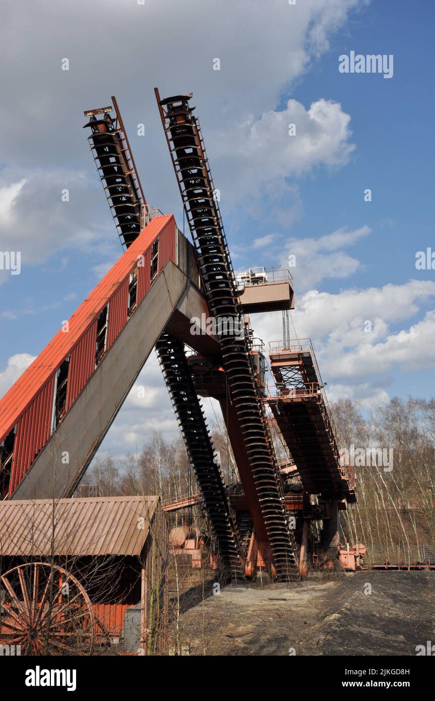 Un ancien système de transport dans l'ancienne usine de cokéfaction de la mine Zollverein à Essen, en Allemagne Banque D'Images
