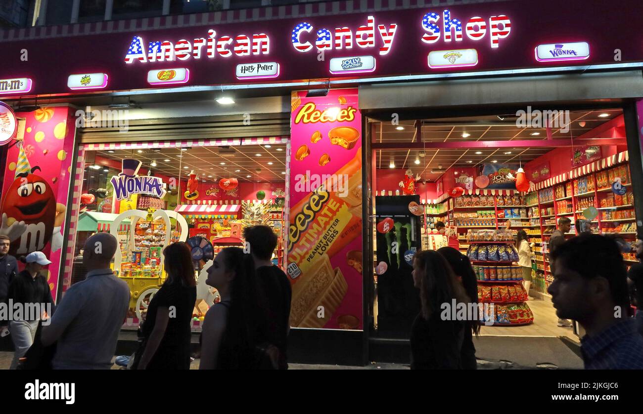 American Candy Shop, Piccadilly, Londres, Angleterre, Royaume-Uni, la nuit Banque D'Images