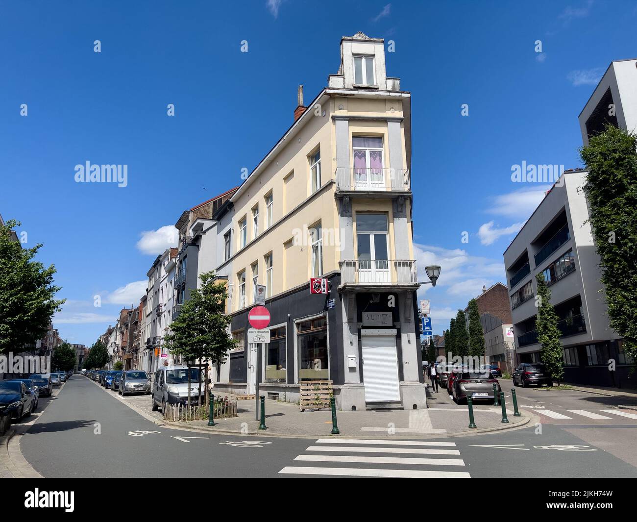 Rue vide dans la ville de Bruxelles Banque D'Images