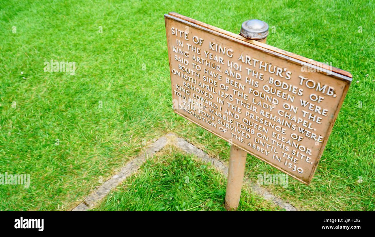 Photo en grand angle d'un panneau de signalisation du tombeau du roi Arthur Banque D'Images Photo en grand angle d'un panneau de signalisation du tombeau du roi Arthur Banque D'Images
