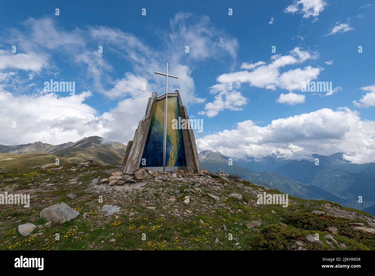 Chapelle actuelle sur Krahberg, sentier de randonnée européen longue distance E5, mène d'Oberstdorf à Meran, Zams, Tyrol, Autriche Banque D'Images