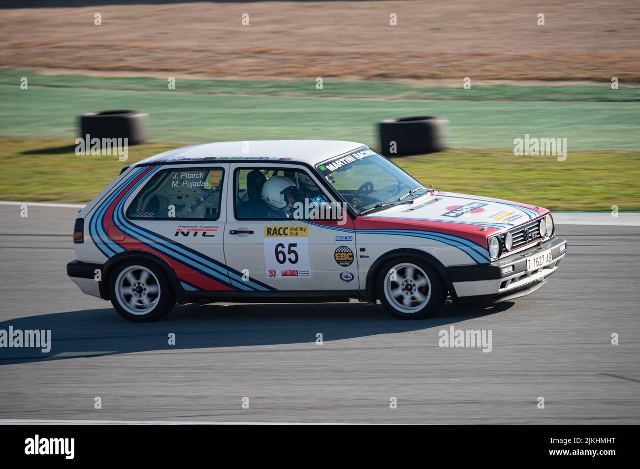 Barcelone, Espagne; 20 décembre 2021: Volkswagen Golf GTI MkII voiture de course sur la piste de Montmelo Banque D'Images