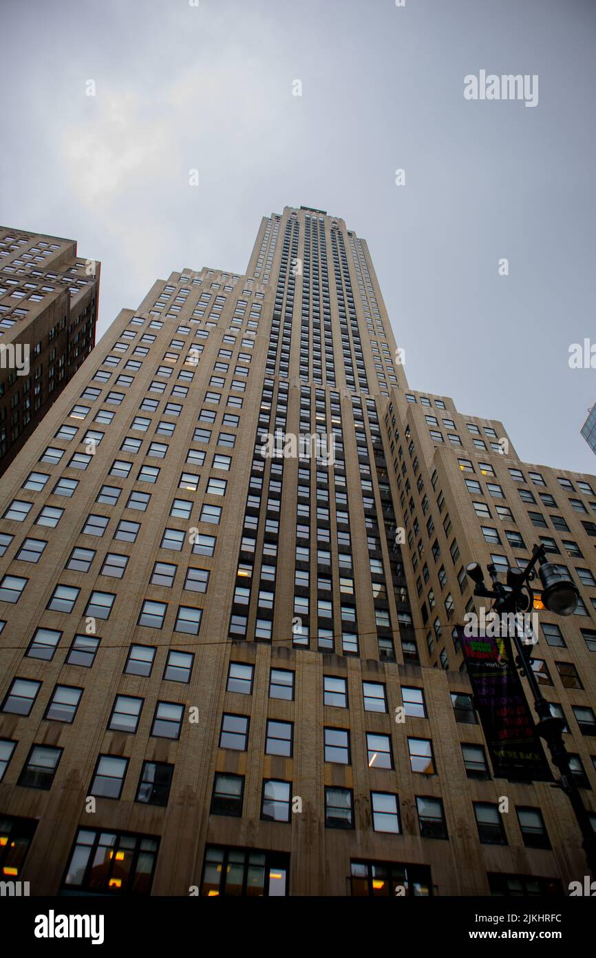 Le bâtiment Fifth Ave sur 42nd Street, Manhattan, New York City, USA Banque D'Images