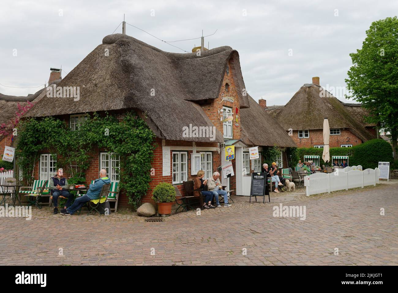 Glace et gaufre, Nieblum, Föhr, Frise du Nord, Mer du Nord, Îles de la Frise du Nord, Parc national de la mer des Wadden, Parc national du Schleswig-Holstein, Schleswig-Holstein, Allemagne Banque D'Images