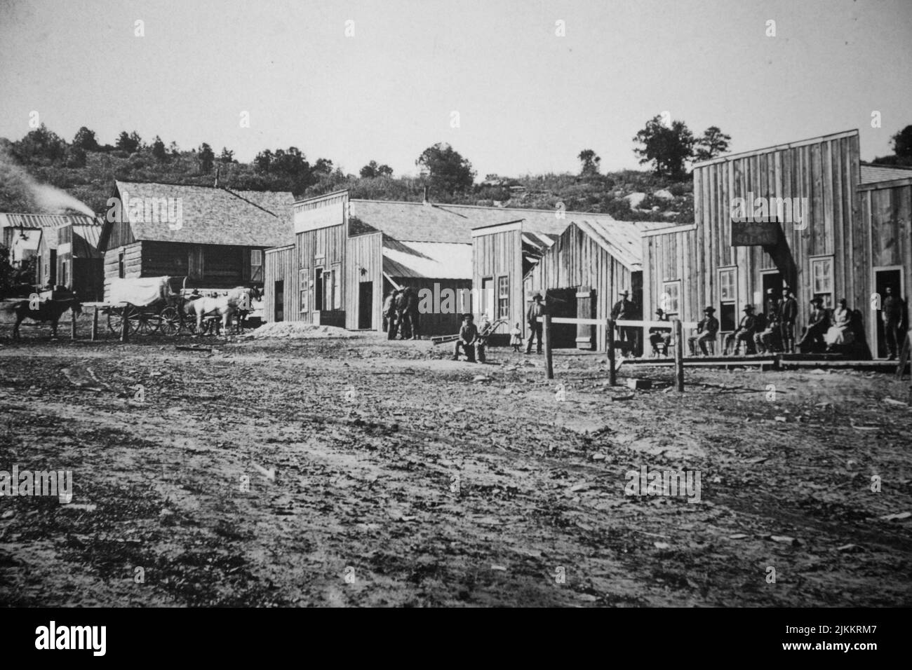 Photo historique en noir et blanc de Dolores Colorado main Street quand les Américains européens ont construit leurs nouvelles villes au-dessus des homelands du Sud de l'Ute. Banque D'Images