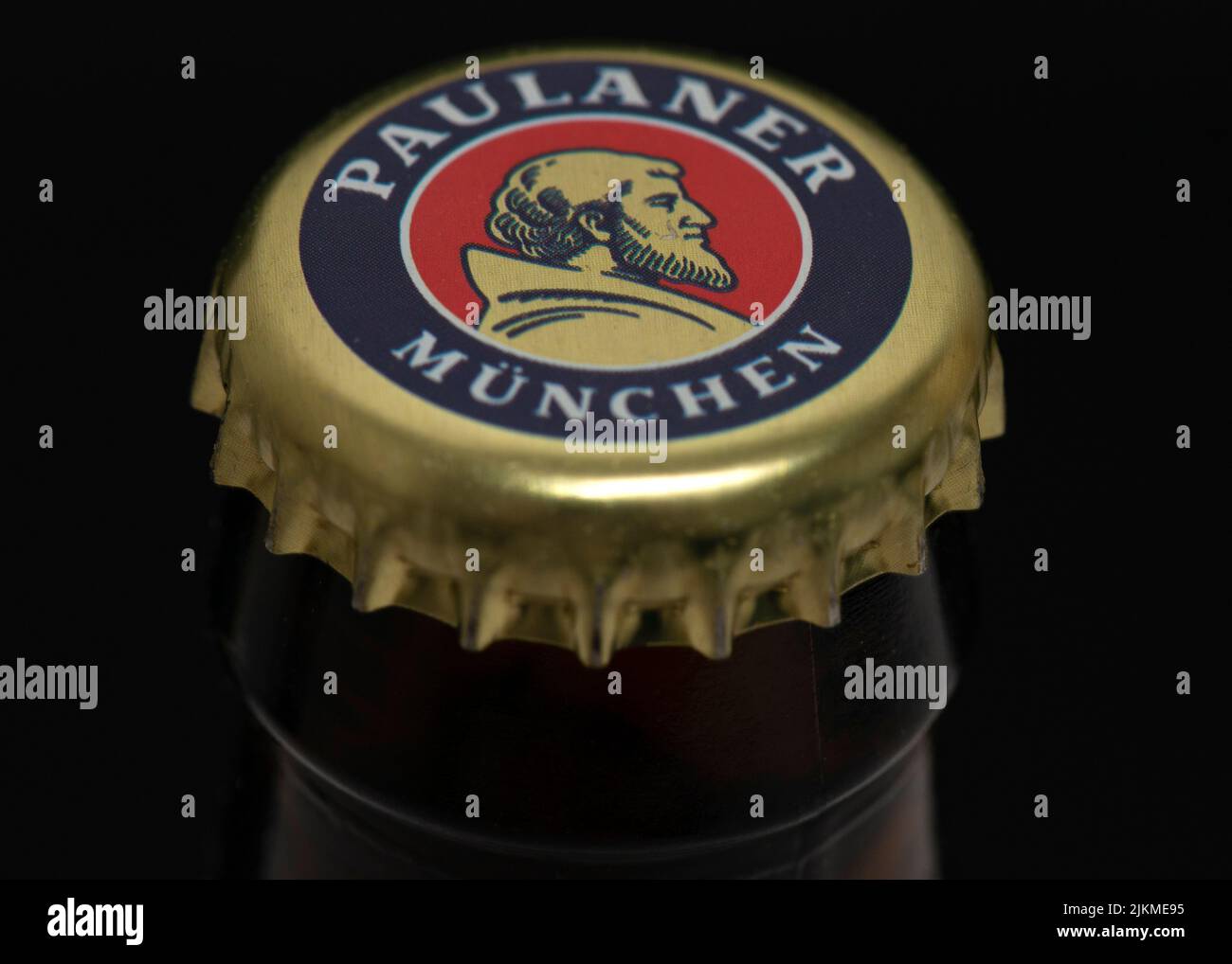 Paulaner Munchen Allemand bouchon supérieur de bouteille de bière gros plan Banque D'Images