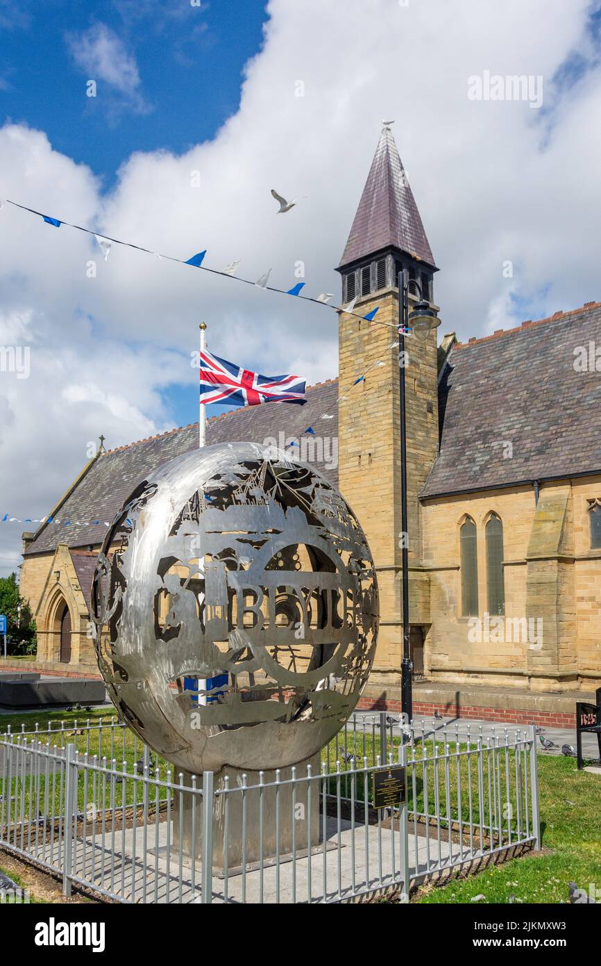 Eglise St Mary et Sculpture Blyth, Blyth Market Square, Blyth, Northumberland, Angleterre, Royaume-Uni Banque D'Images