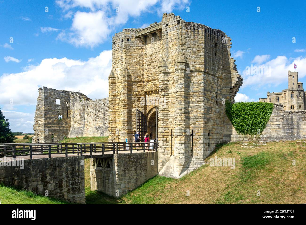 Entrée au château de Warkworth datant du 12th siècle, Warkworth, Northumberland, Angleterre, Royaume-Uni Banque D'Images
