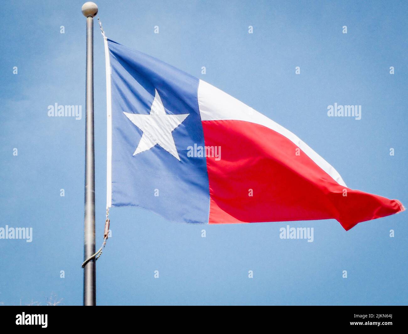 Gros plan du drapeau de l'État du Texas sur un mât Banque D'Images