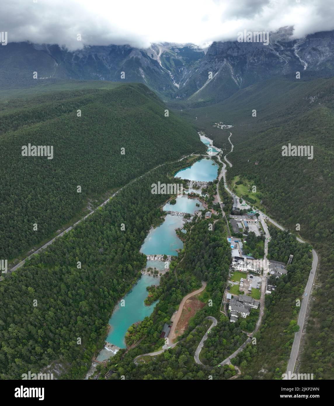 Vue aérienne de la vallée de la Lune Bleue à Lijiang, Yunnan - Chine; Banque D'Images