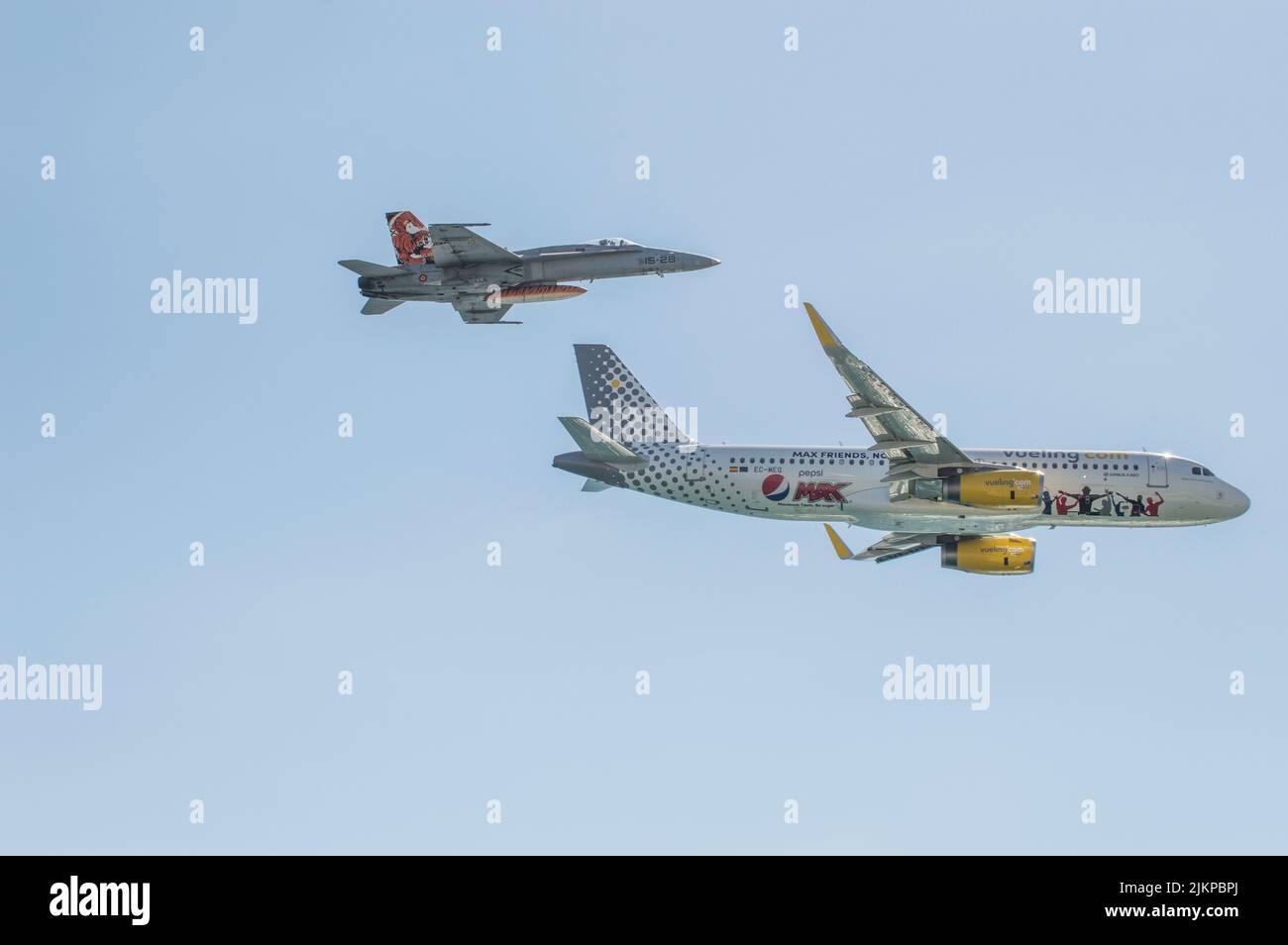 Avion classique de l'armée de guerre dans le ciel. EF-18A HORNET C 15-28 Banque D'Images