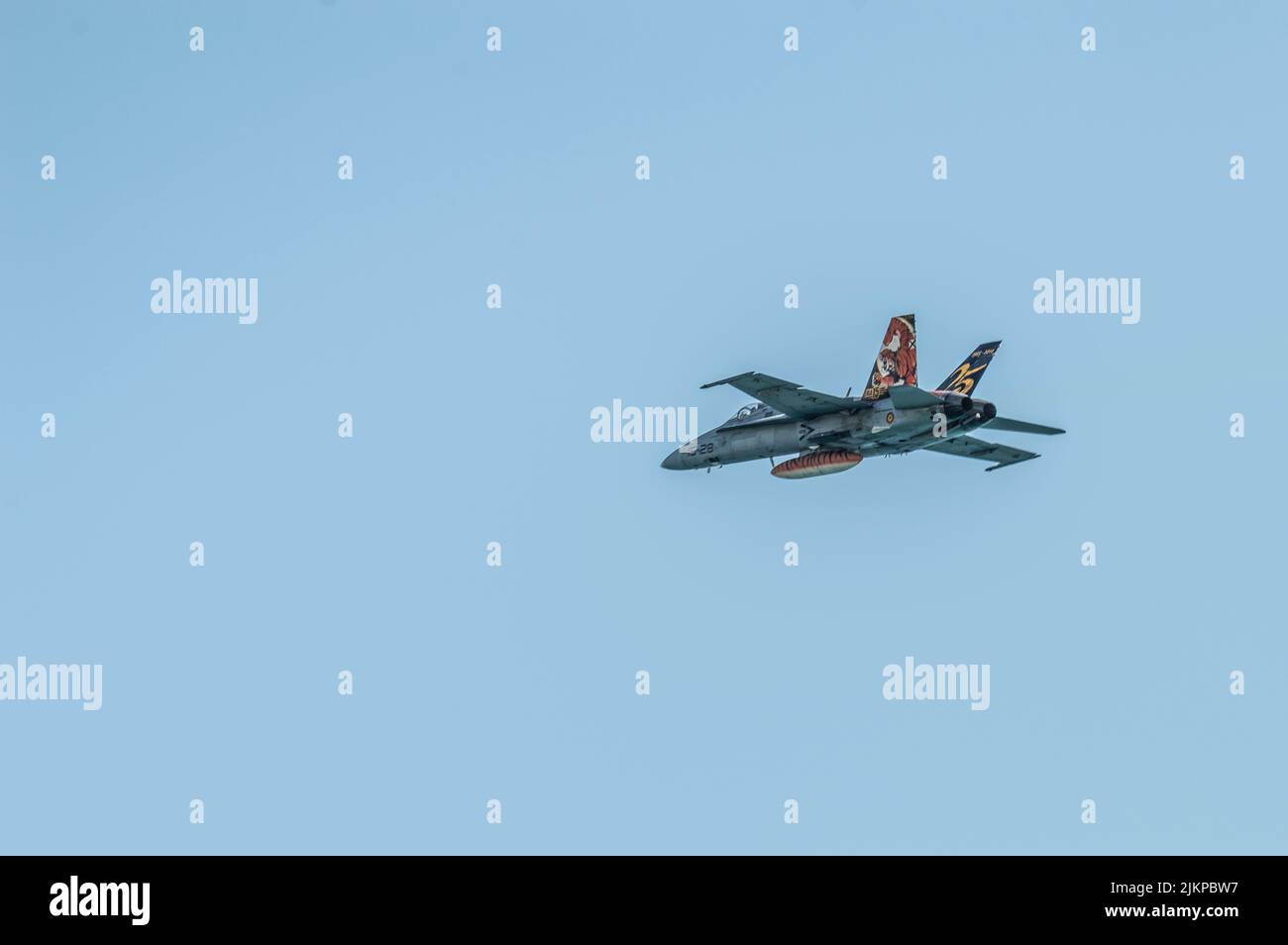 Avion classique de l'armée de guerre dans le ciel. EF-18A HORNET C 15-28 Banque D'Images