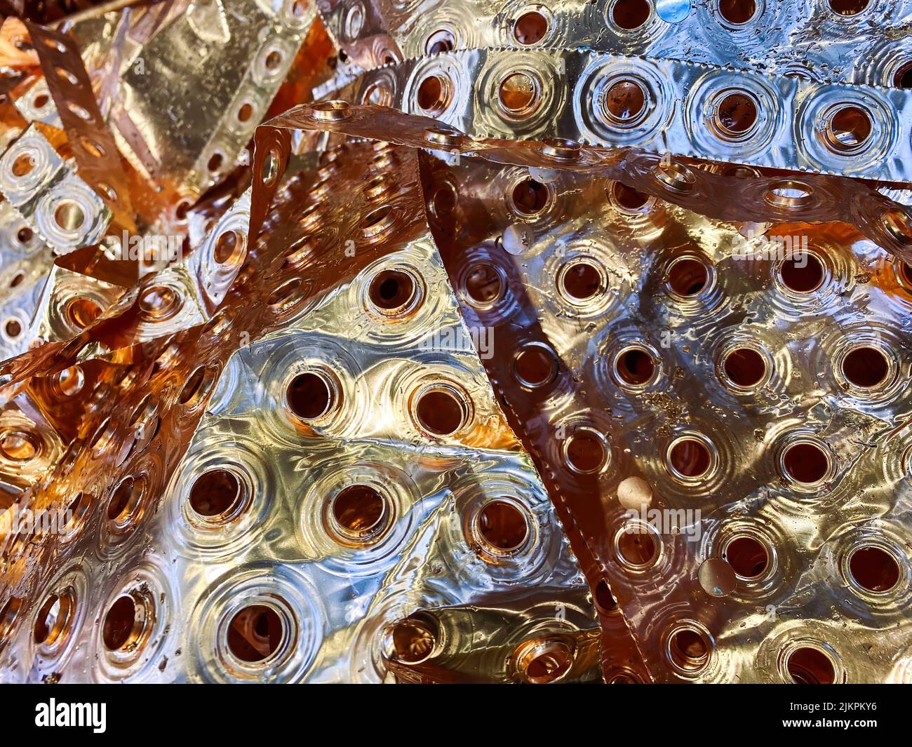 Ailettes de radiateur en cuivre boutures du processus de fabrication. Image de haute qualité. Banque D'Images