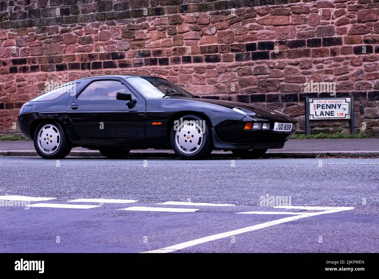 Ex George Harrison 1980 Porsche 928S a été autographié à Liverpool 20/11/2021 Banque D'Images