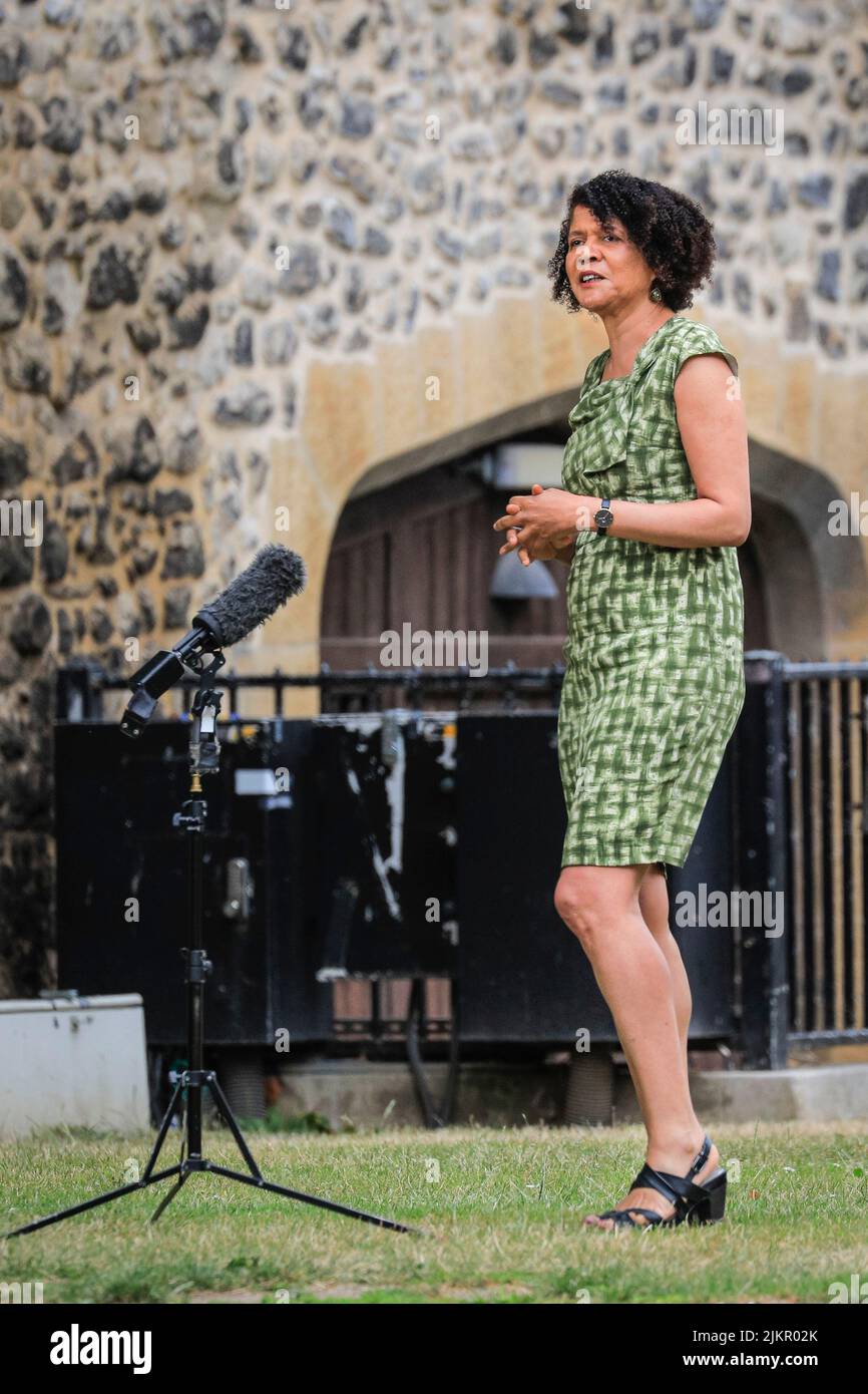 Chi Onwurah, politicien du Parti travailliste britannique, député Newcastle upon Tyne Central, lors d'une interview Banque D'Images