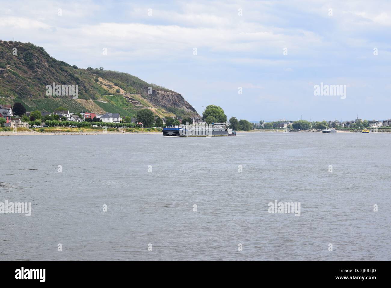 Cargo sur le Rhin Banque D'Images