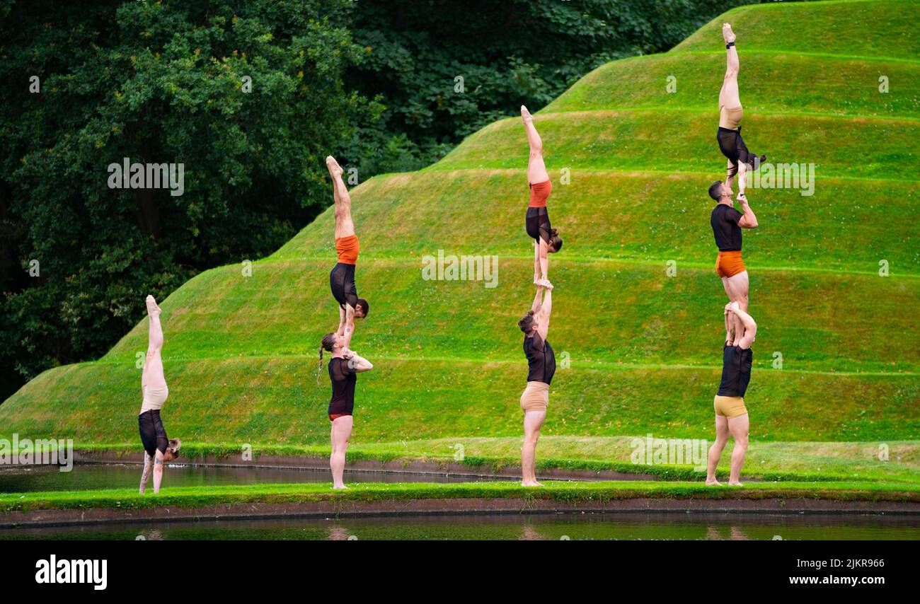 Édimbourg, Écosse, Royaume-Uni. 3rd août 2022. Une troupe de cirque contemporaine SE produit À JUPITER Artland à Édimbourg. Cette année, la troupe présente son spectacle humains 2,0 au festival Edinburgh Fringe. Iain Masterton/Alay Live News Banque D'Images