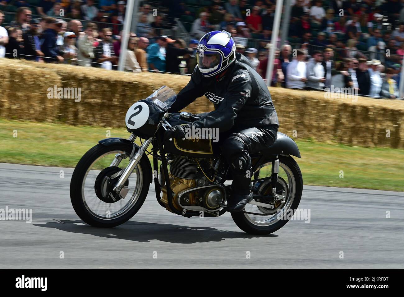 Michael McCosh, AJS 7R, 100 ans du Grand Prix d'Ulster, vélos et cavaliers qui ont été présentés dans cet événement centenaire, Goodwood Festival of Speed, Banque D'Images