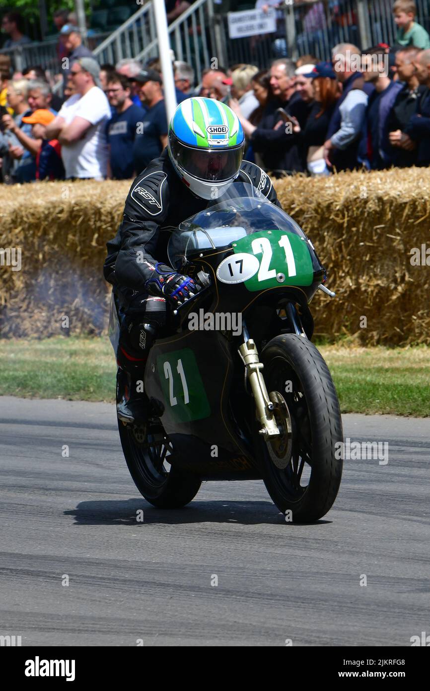 100 ans du Grand Prix d'Ulster, des vélos et des cavaliers qui ont été présentés dans cet événement vieux de siècle, Goodwood Festival of Speed, The Innovators - Master Banque D'Images