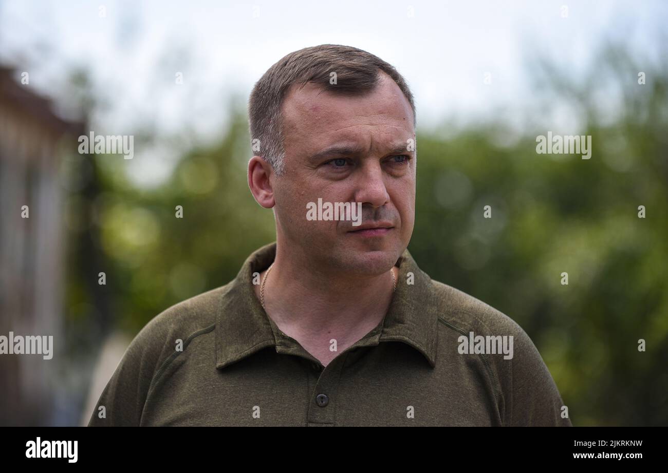 MAKARIV, UKRAINE - 1 AOÛT 2022 - Vadym Tokar, chef de village de Makariv, est photographié lors d'une réunion de presse avant le lancement du PROJET NEST du H Banque D'Images