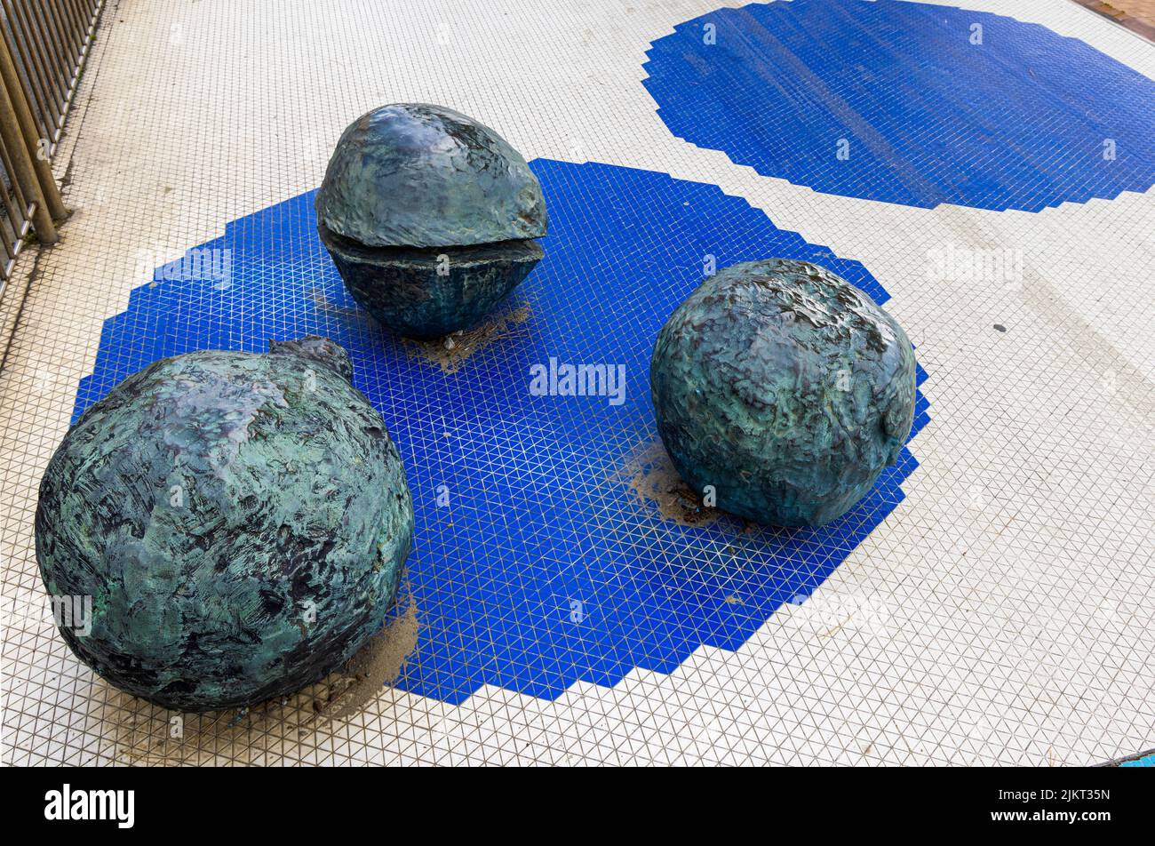 Italie Ligurie Ponente - Albissola Marina - Passeggiata degli Artisti - Lucio Fontana | Italie Ligurie Ponente - Albissola Marina - Marche de l'artiste - Lucio Fontana Banque D'Images