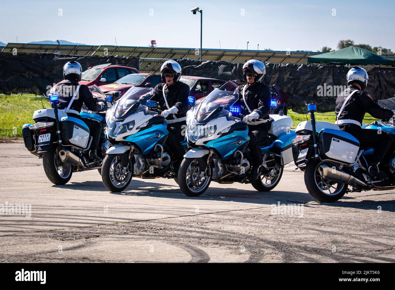 Journées de l'OTAN, Ostrava, République tchèque. 22 septembre 2019: La police tchèque (městská police ČR) les flics de la circulation automobile effectuant une démonstration tactique Banque D'Images