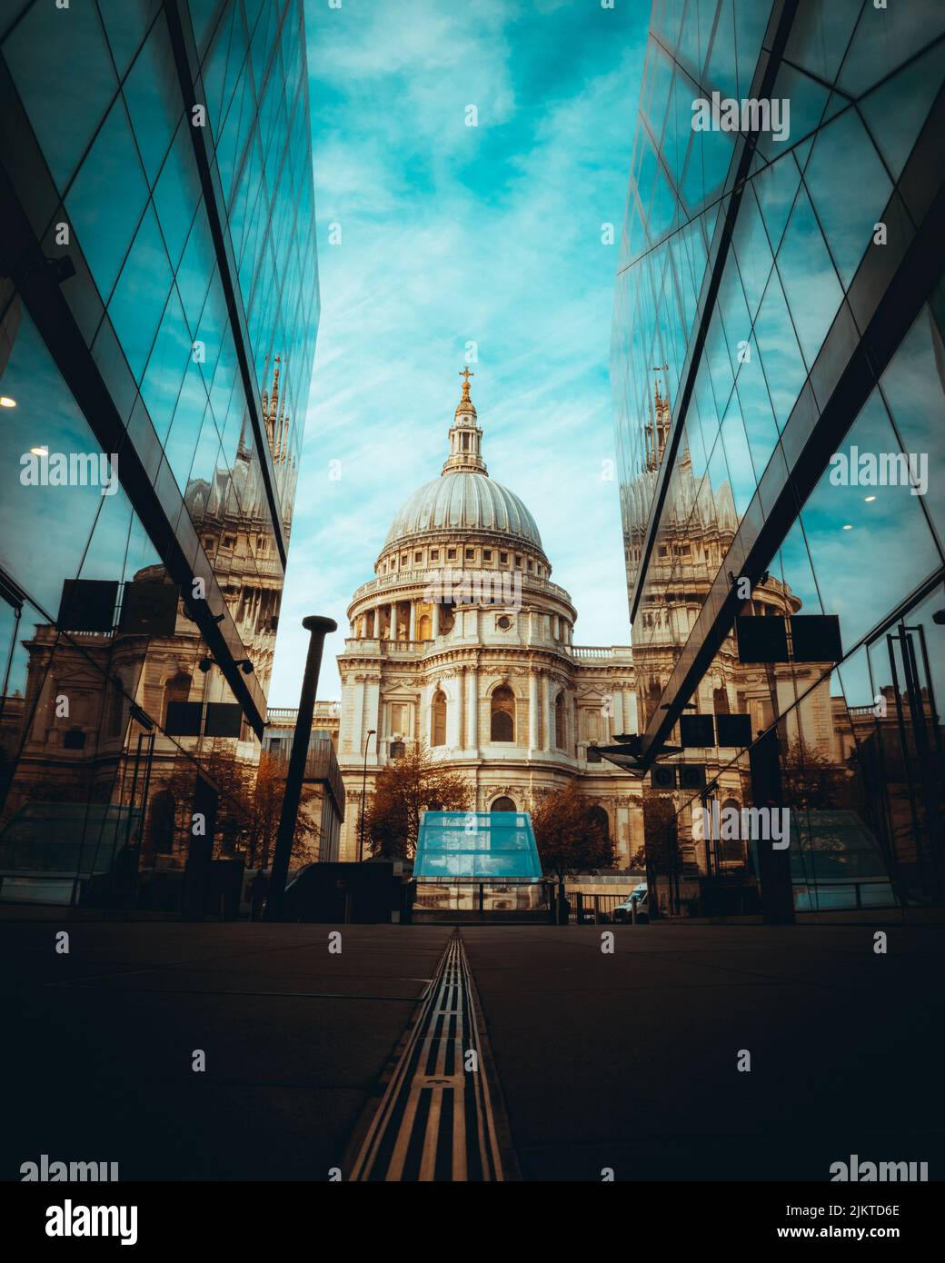 Une vue magnifique sur la cathédrale St Paul de Londres Banque D'Images
