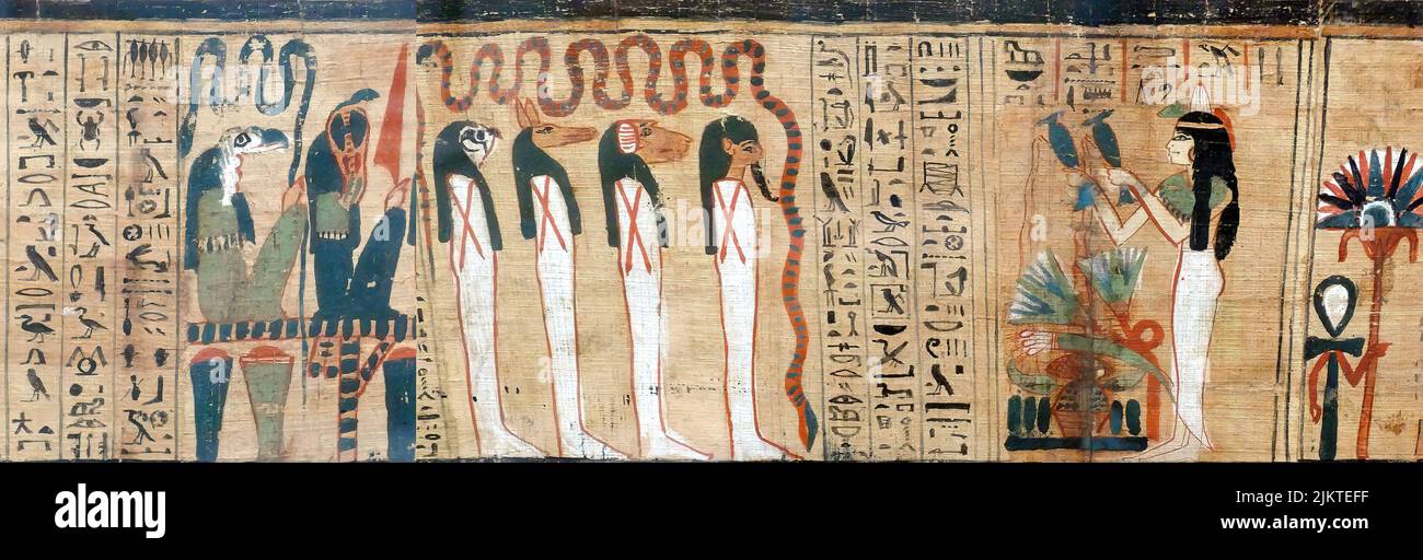 Gros plan d'une pierre sculptée sur le tombeau et les murs du temple en Égypte Banque D'Images