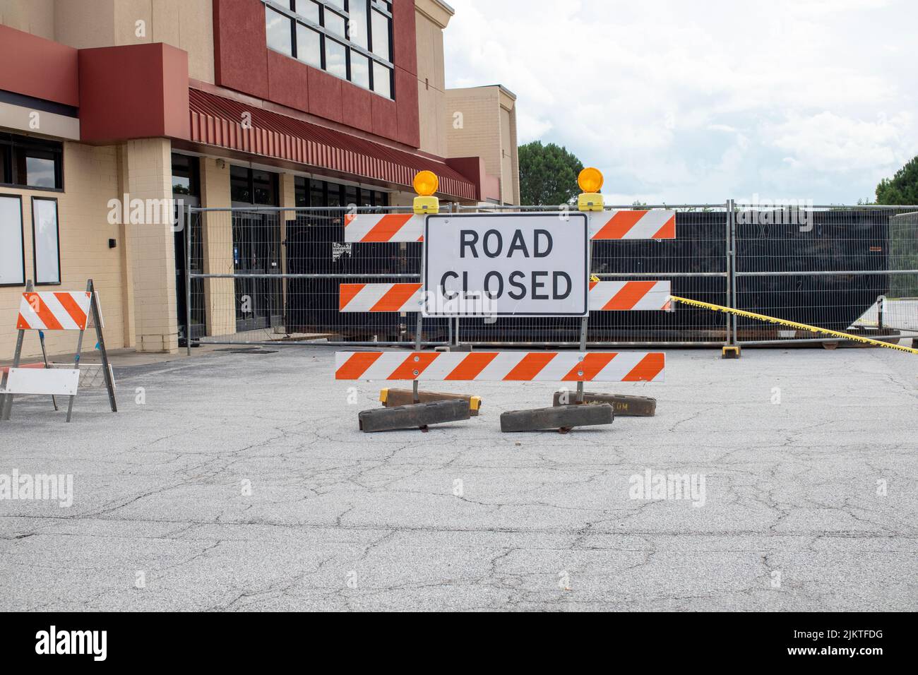 Augusta, GA USA - 05 21 21 : panneau de signalisation de la route fermée sur un chantier de construction Banque D'Images