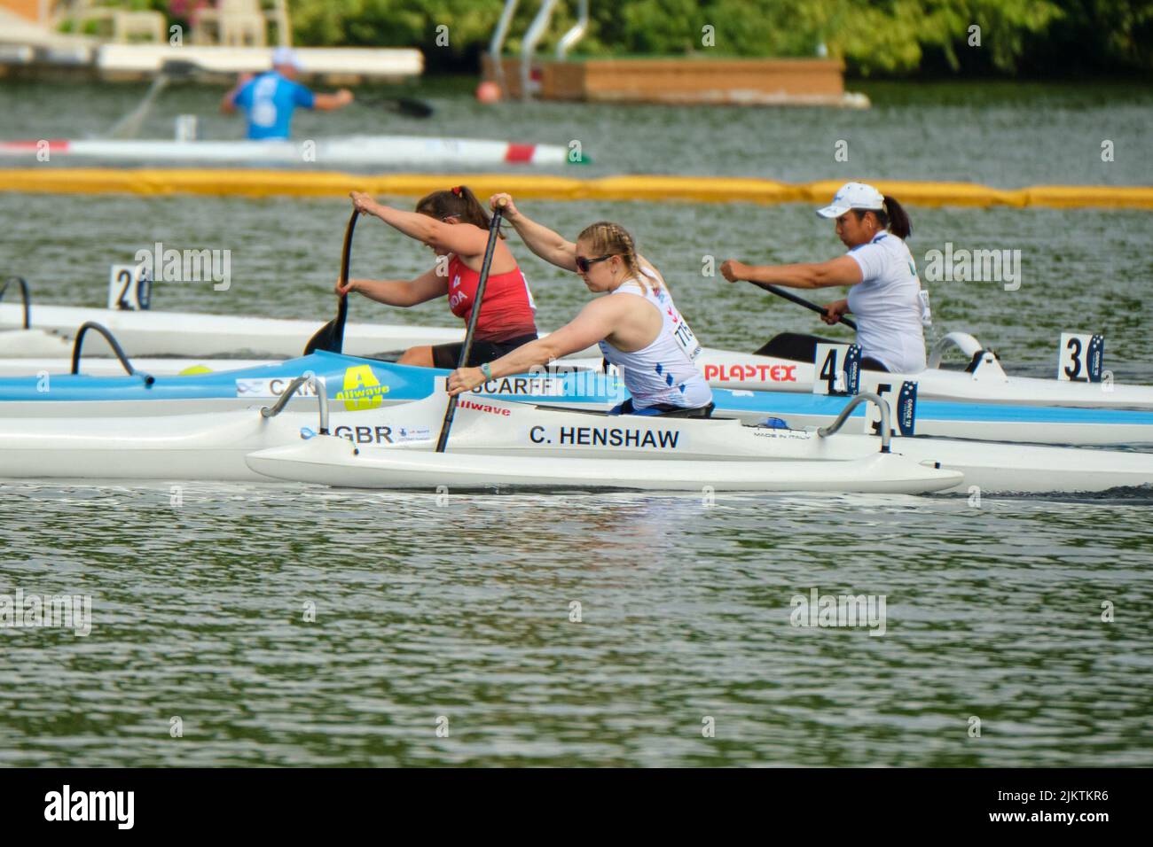 Dartmouth, Canada. 3 août 2022. Charlotte HENSHAW, de Grande-Bretagne, au début de la qualification de Paracanoe VL3 Women 200m, qu'elle a facilement gagné en la mettant en finale plus tard cette semaine. Les Championnats du monde de sprint de canoë et de paracanoe 2022 de l'ICF ont lieu sur le lac Banook de 3 août - 7 cette année à Dartmouth (Halifax). Credit: Meanderingemu/Alamy Live News Banque D'Images