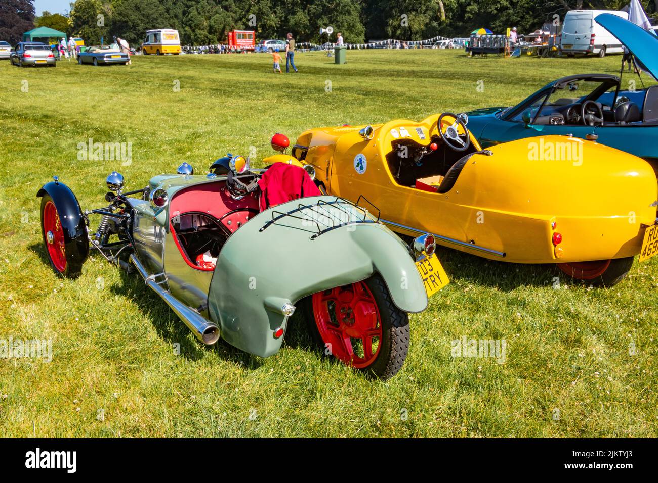 Véhicules à kit de roues Lomax 3 basés sur les machines citroën 2CV Banque D'Images