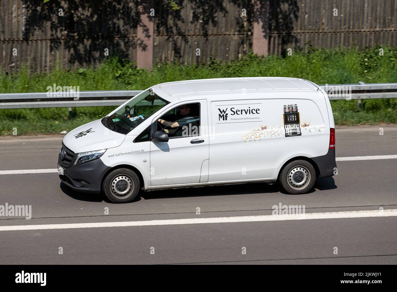 WMF Service Mercedes-Benz Vito Van sur autoroute Banque D'Images