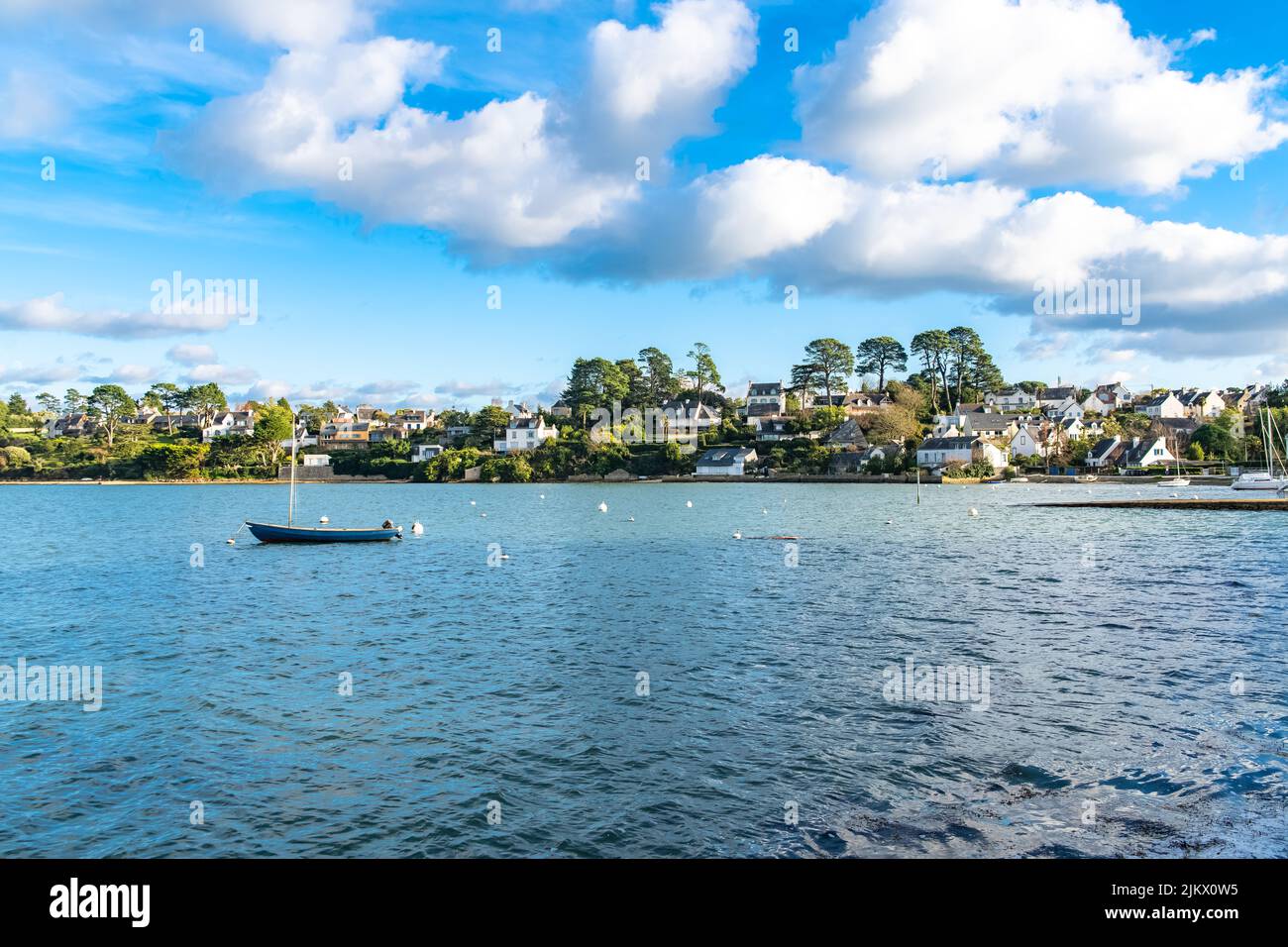 Bretagne, île aux Moines île dans le golfe du Morbihan, le port typique et de vieilles maisons dans le village Banque D'Images