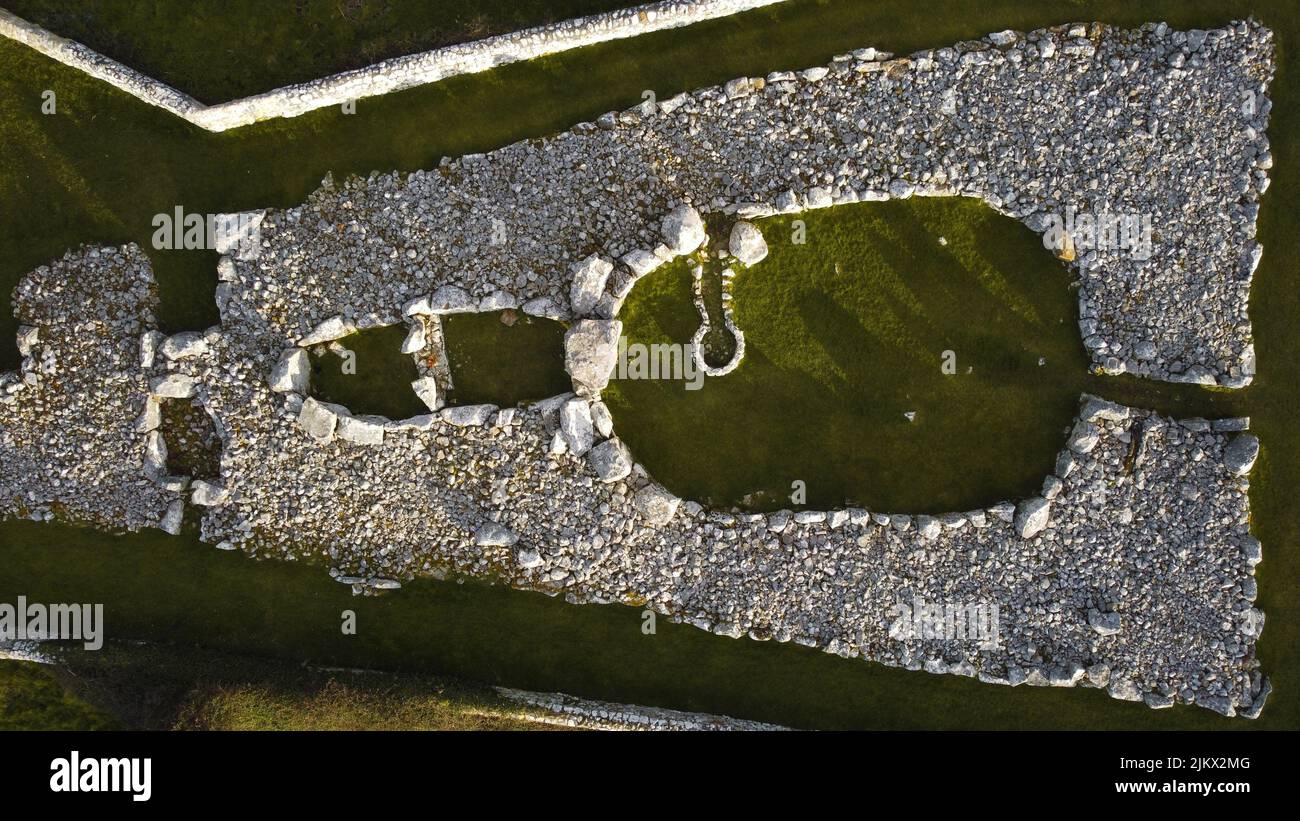 Image de drone de la tombe mégalithique de Creevykeel Banque D'Images