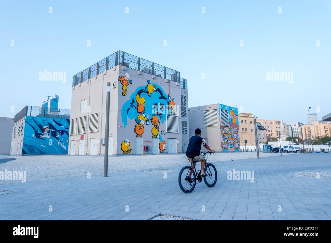 Une vue panoramique sur les arts de la rue sur la station de métro Al Sadd à Doha, Qatar Banque D'Images