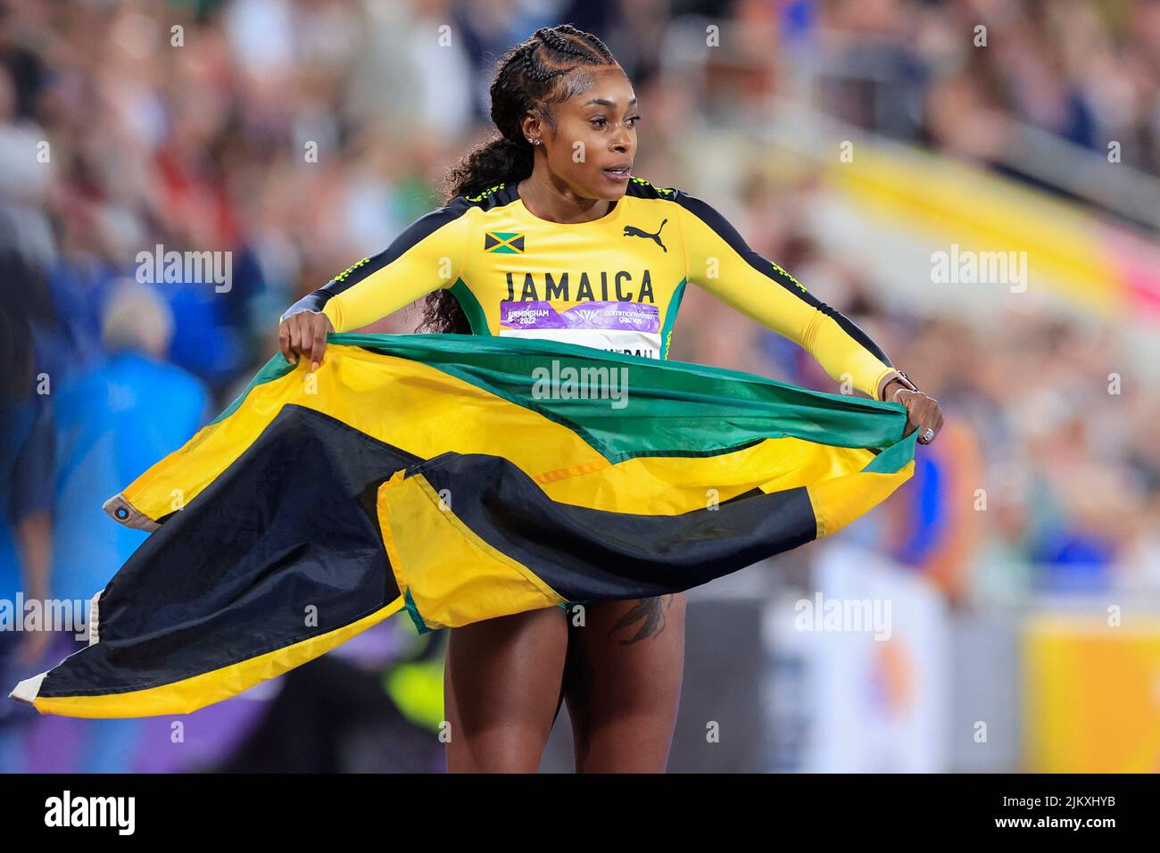 Elaine Thompson-Herah, de la Jamaïque, après avoir remporté la finale féminine de 100m Banque D'Images