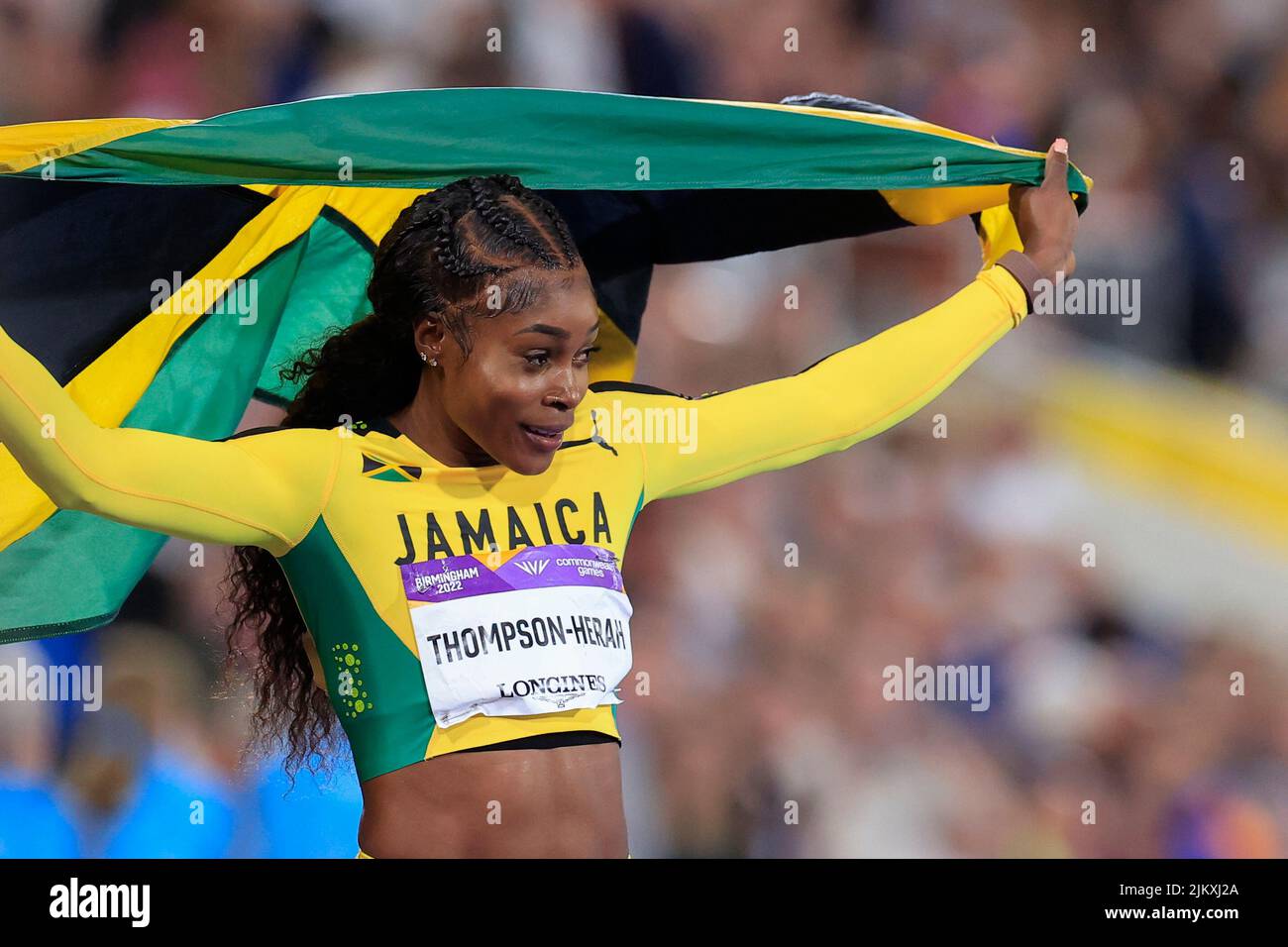 Elaine Thompson-Herah, de la Jamaïque, après avoir remporté la finale féminine de 100m Banque D'Images