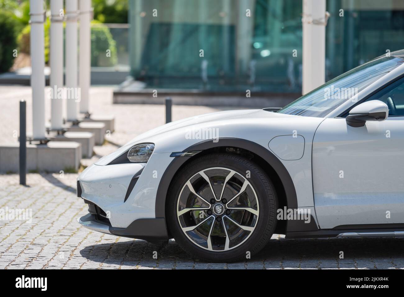 Le Taycan - la voiture de sport entièrement électrique du fabricant Porsche Banque D'Images