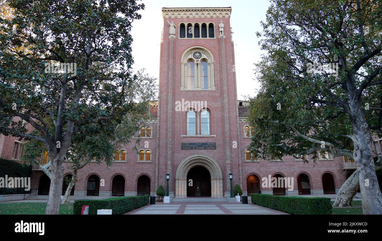 Une belle photo extérieure du BOVARD Hall de l'Université de Californie du Sud (USC) à Los Angeles Banque D'Images