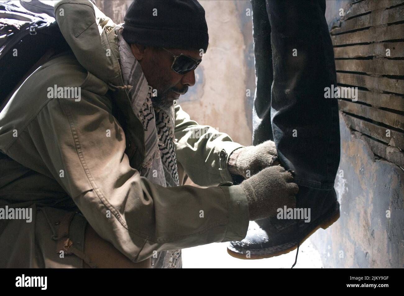 DENZEL WASHINGTON, LE LIVRE D'ELI, 2010 Banque D'Images