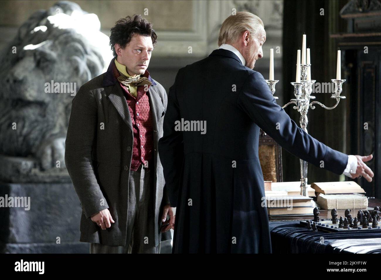 RICHARD COYLE, CHARLES DANCE, GOING POSTAL, 2010 Banque D'Images