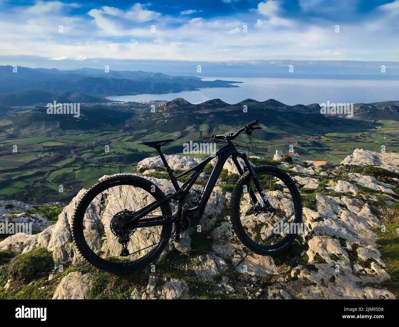 Ballade en VTTAE Un Teghime en Corse Banque D'Images