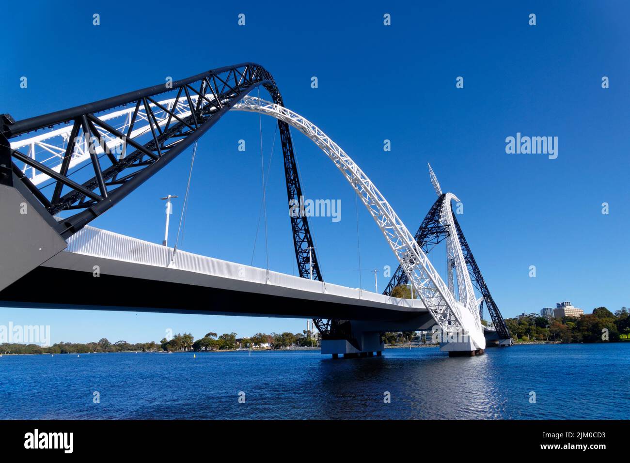 Pont piétonnier de Matagarup traversant le fleuve de cygne, Burswood, Perth, Australie occidentale Banque D'Images