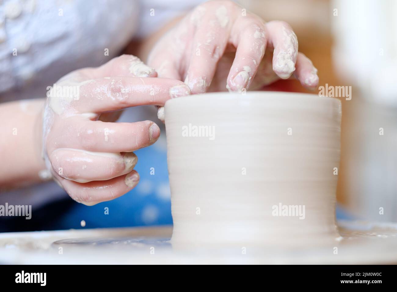 art traditionnel poterie potier modelage argile Banque D'Images