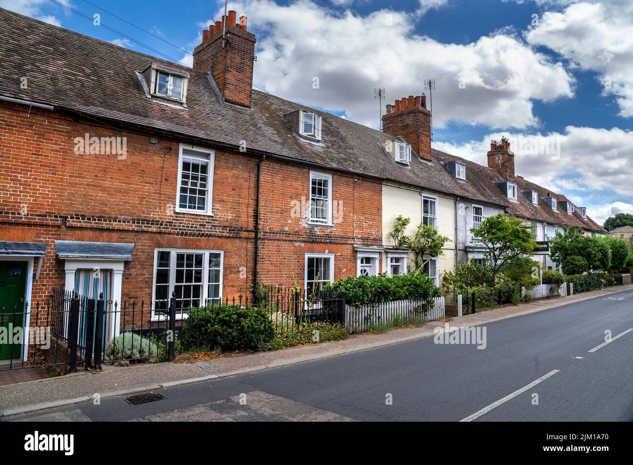 MISTLEY HIGH STREET AVEC DE JOLIES MAISONS Banque D'Images