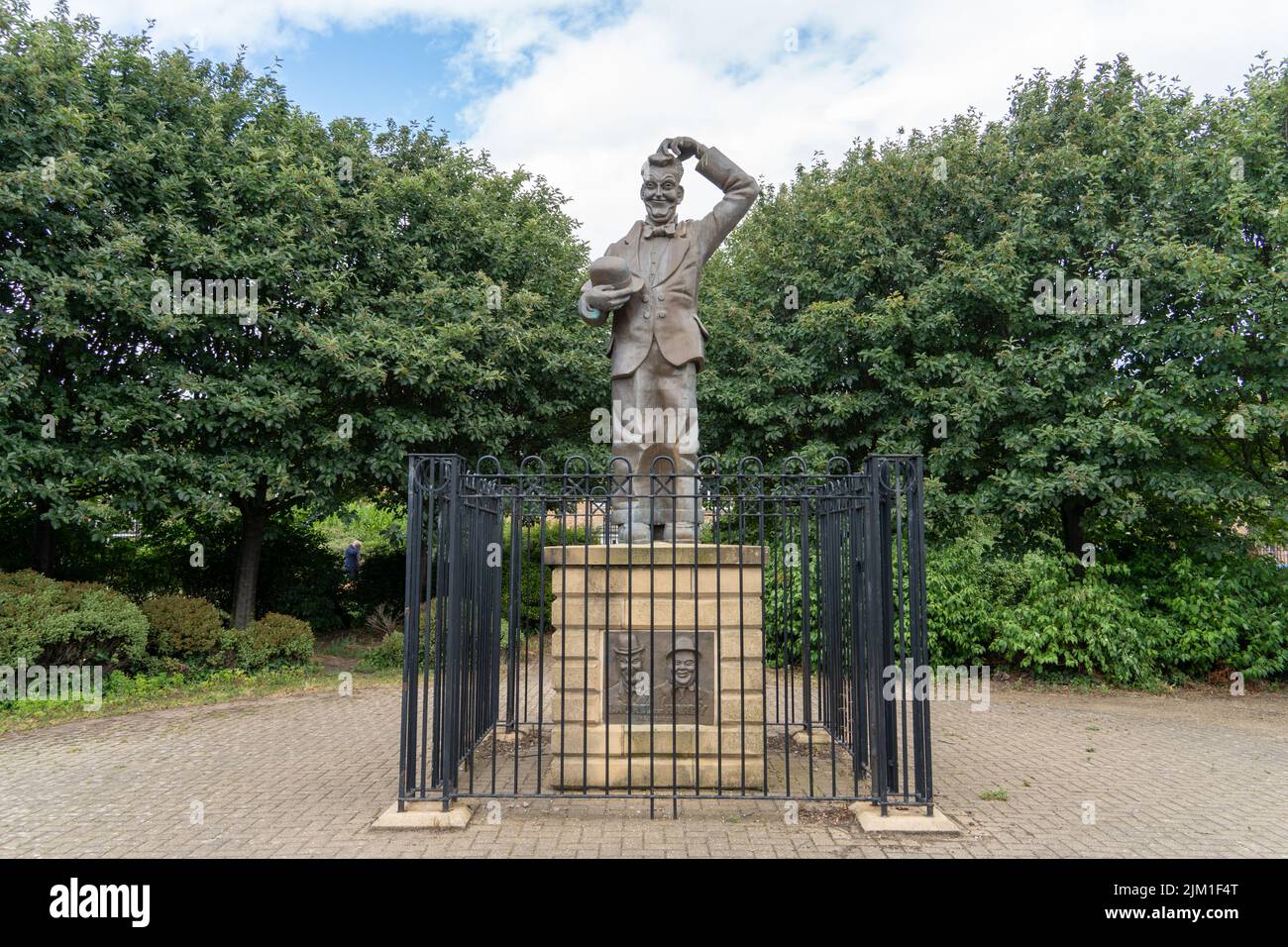 Statue de Laurel Park de Stan Laurel, du duo de comédiens Laurel et Hardy, qui a vécu dans la ville de North Shields, North Tyneside, Royaume-Uni quand il était enfant. Banque D'Images