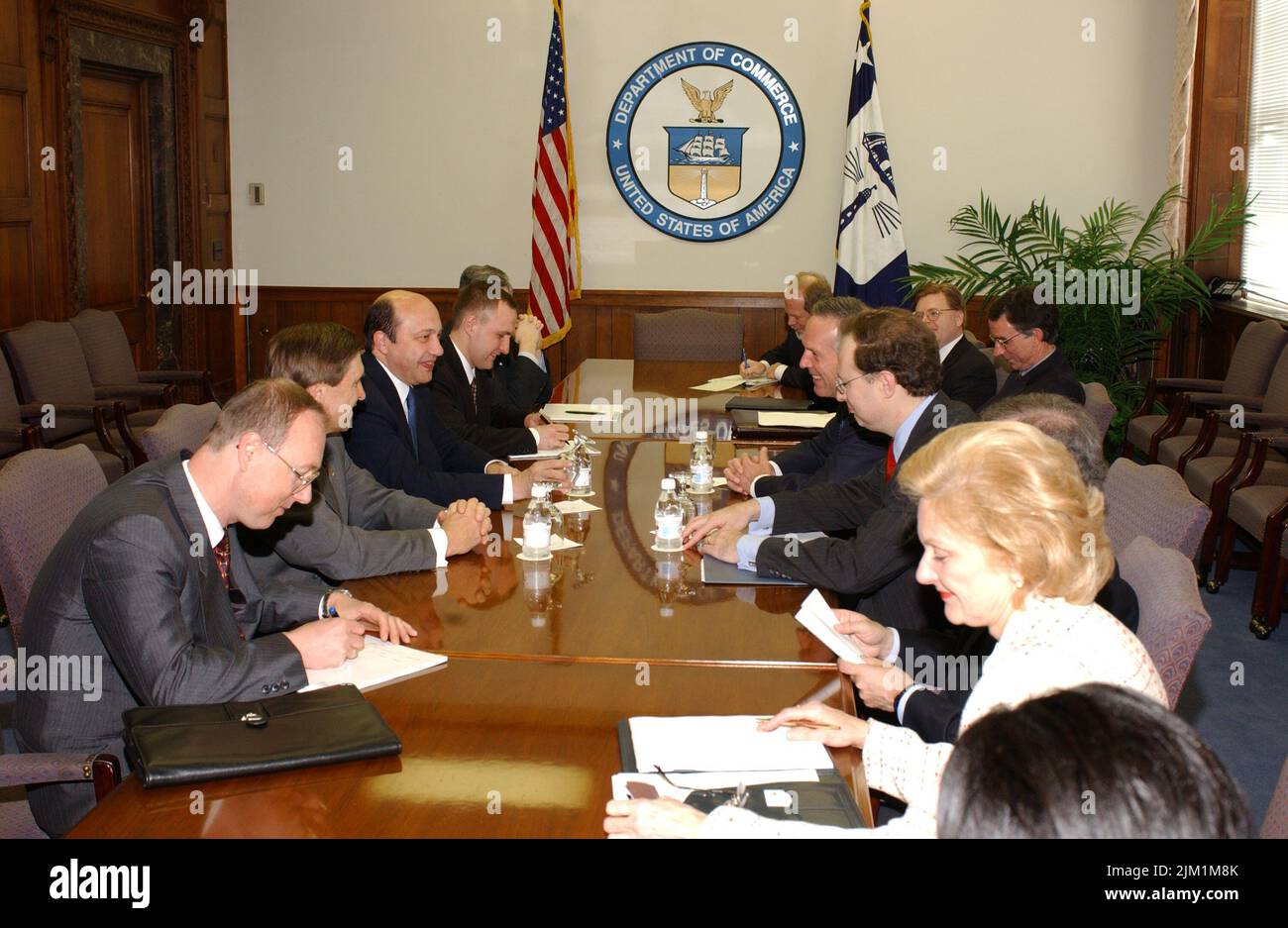 Bureau du secrétaire - LE SECRÉTAIRE DONALD EVANS AVEC LE MINISTRE RUSSE IVANOV Banque D'Images