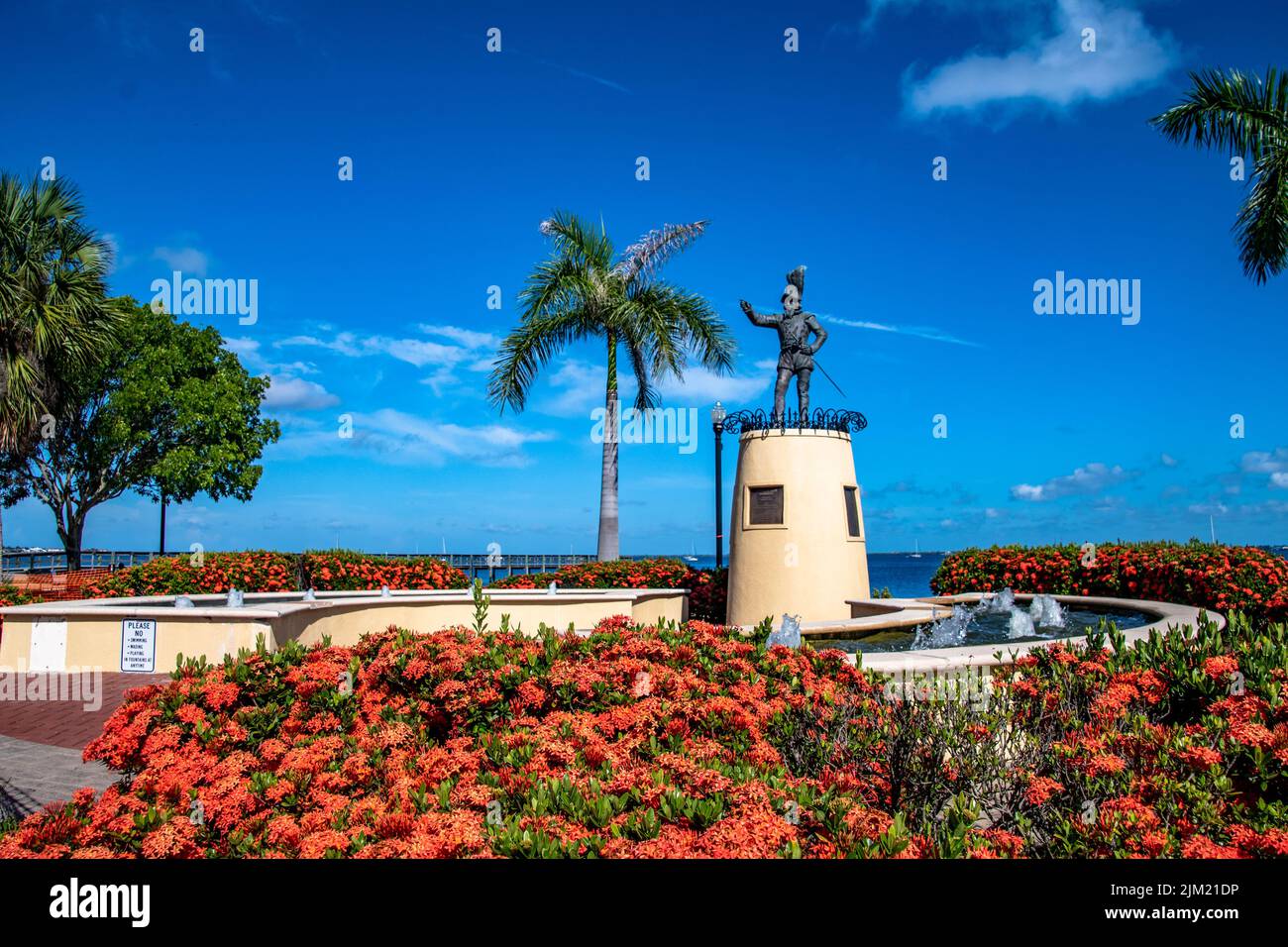 Punta Gorda, Floride, Fontaine de statue de Ponce de Leon surplombant la rivière de la paix dans le port du comté de Charlotte Banque D'Images
