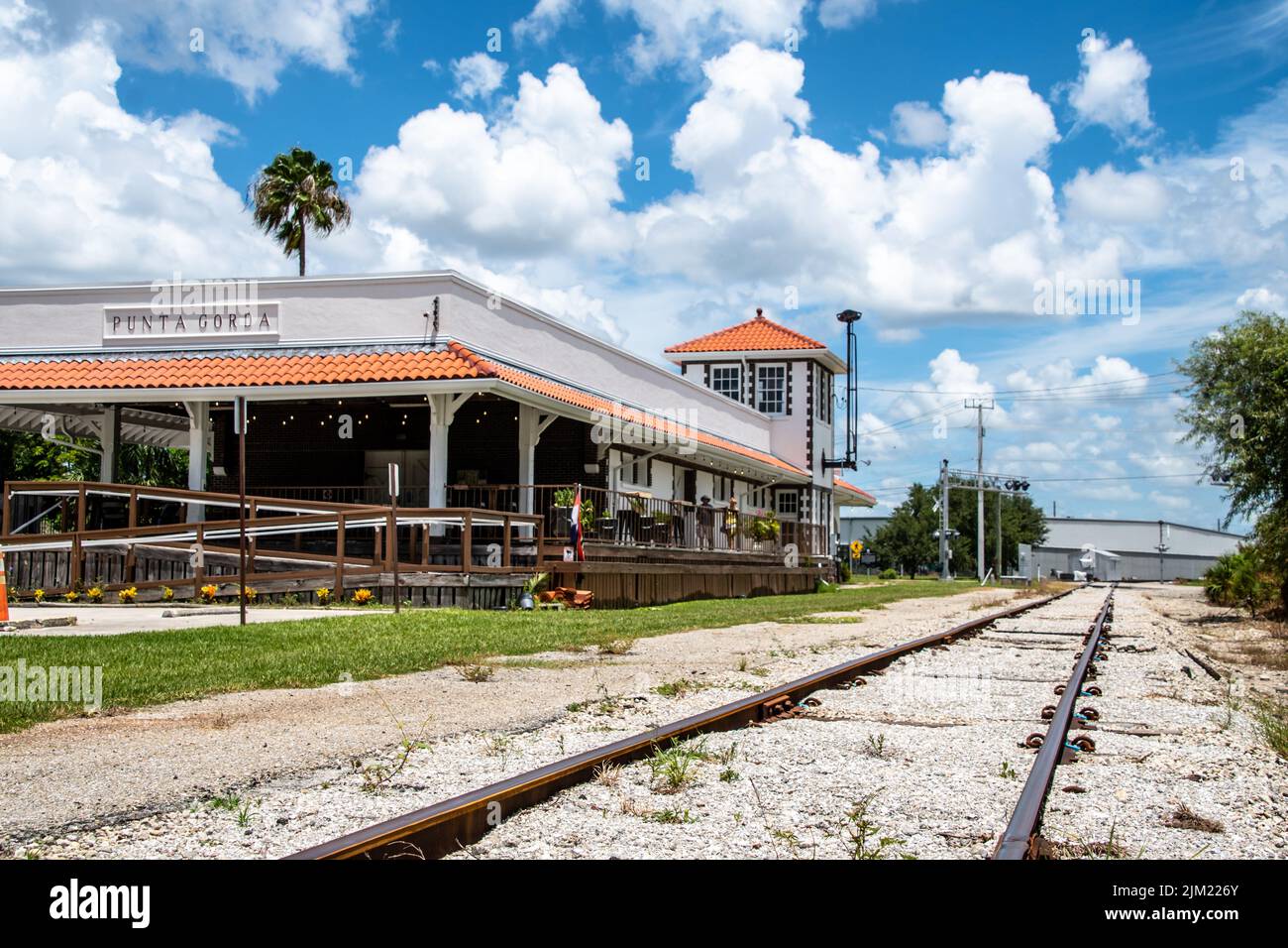Punta Gorda, Floride: Gare ferroviaire historique, bâtiment d'histoire noire important avec histoire de ségrégation de musée et Jim Crow dans le Sud Banque D'Images Punta Gorda, Floride: Gare ferroviaire historique, bâtiment d'histoire noire important avec histoire de ségrégation de musée et Jim Crow dans le Sud Banque D'Images